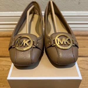 Michael Kors MK Fulton Moc Ballet Flat Leather 8M/38.5 Size Khaki Color New